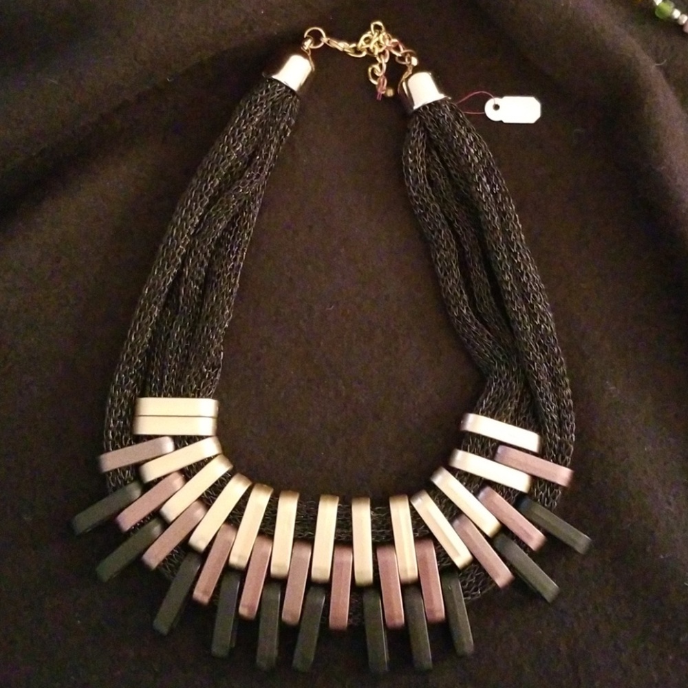 Classy necklace.